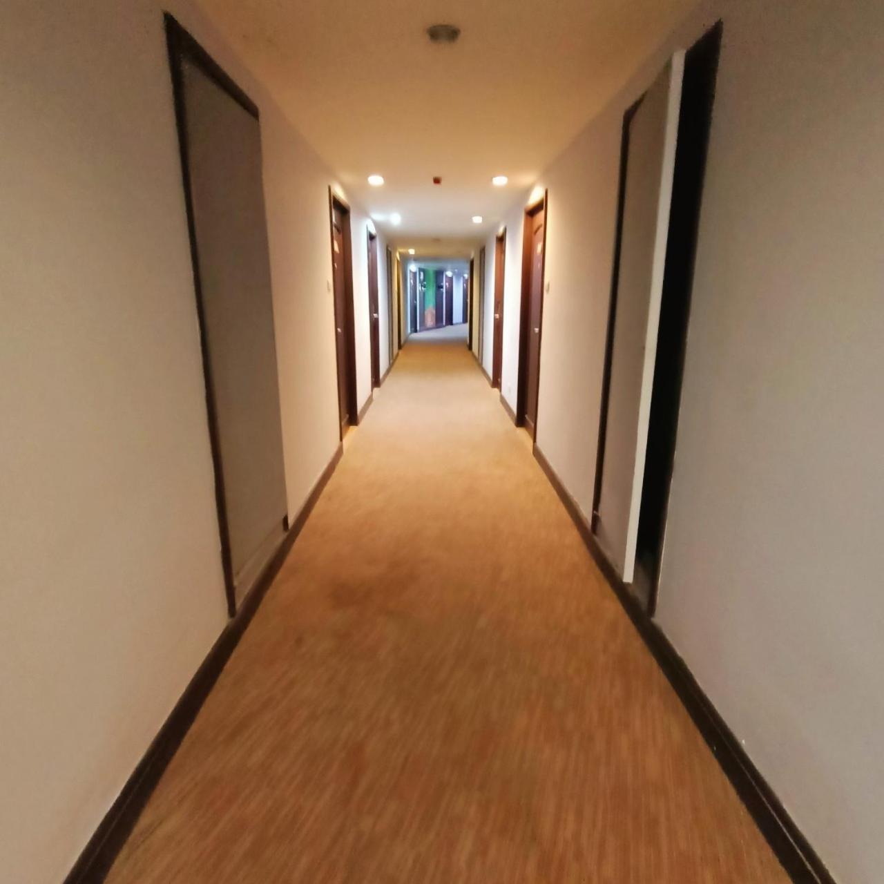 Mayflower Grande Hotel Фитсанулок Екстериор снимка