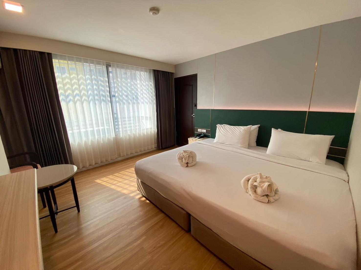 Mayflower Grande Hotel Фитсанулок Екстериор снимка