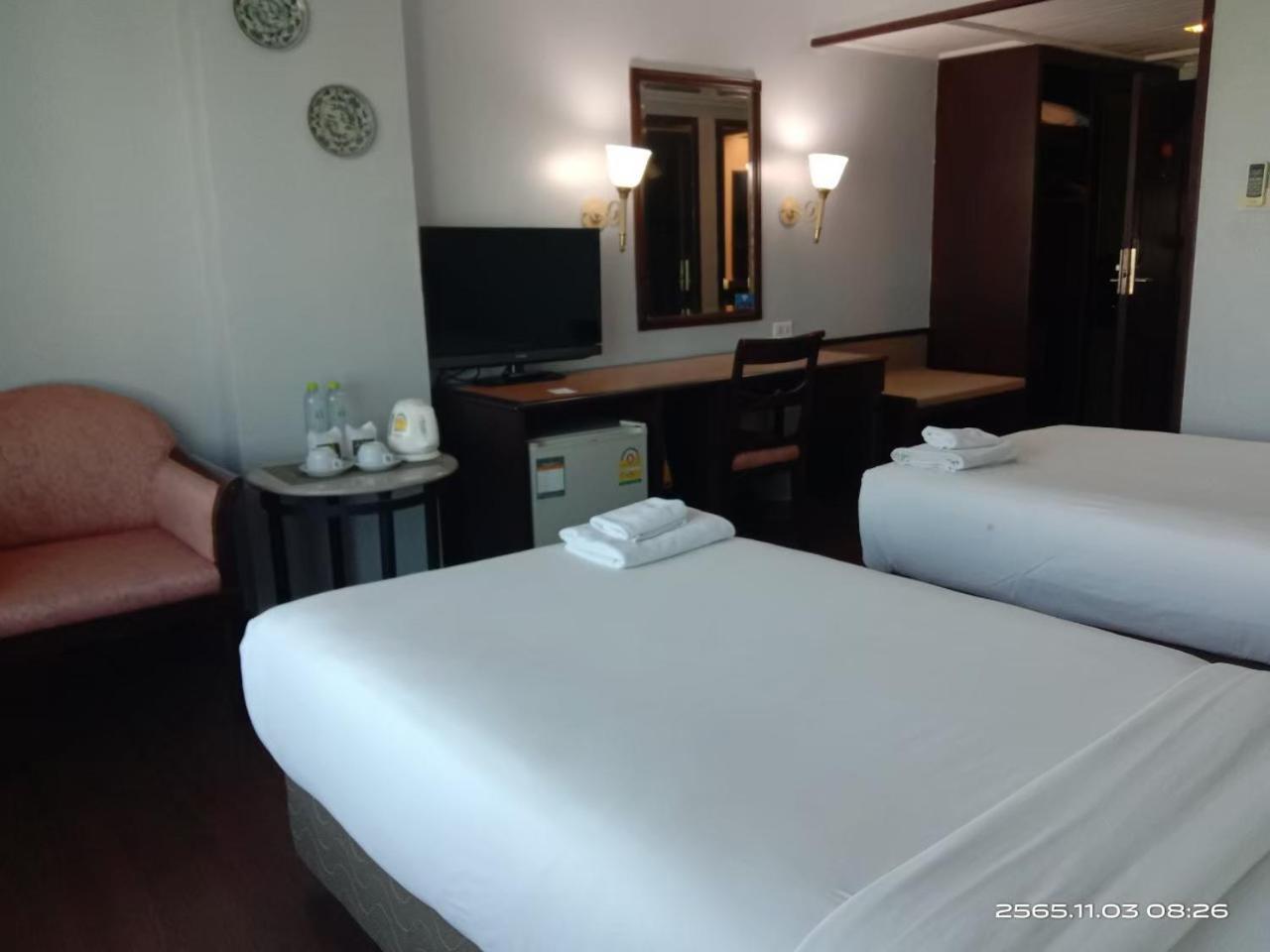 Mayflower Grande Hotel Фитсанулок Екстериор снимка