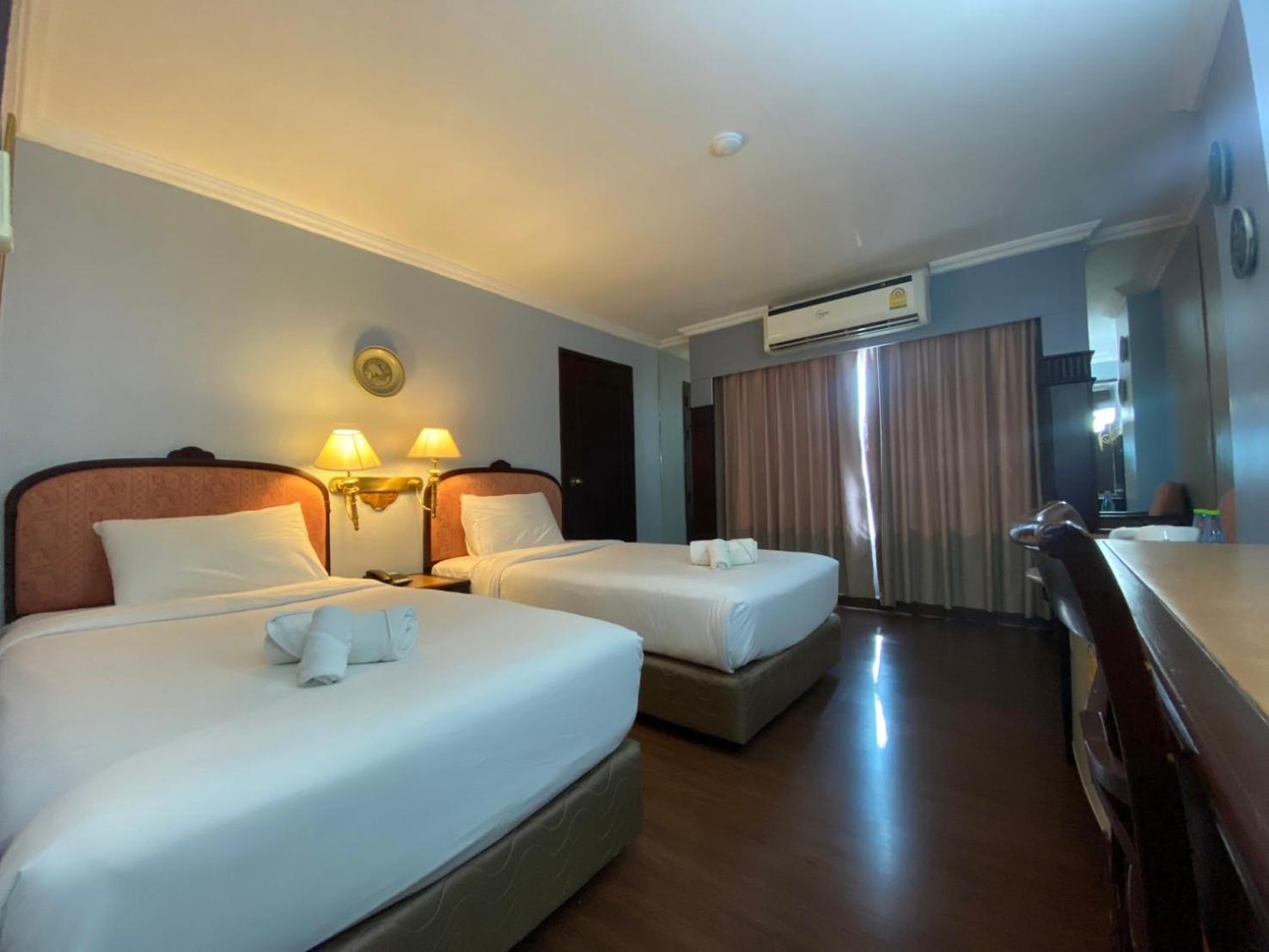 Mayflower Grande Hotel Фитсанулок Екстериор снимка