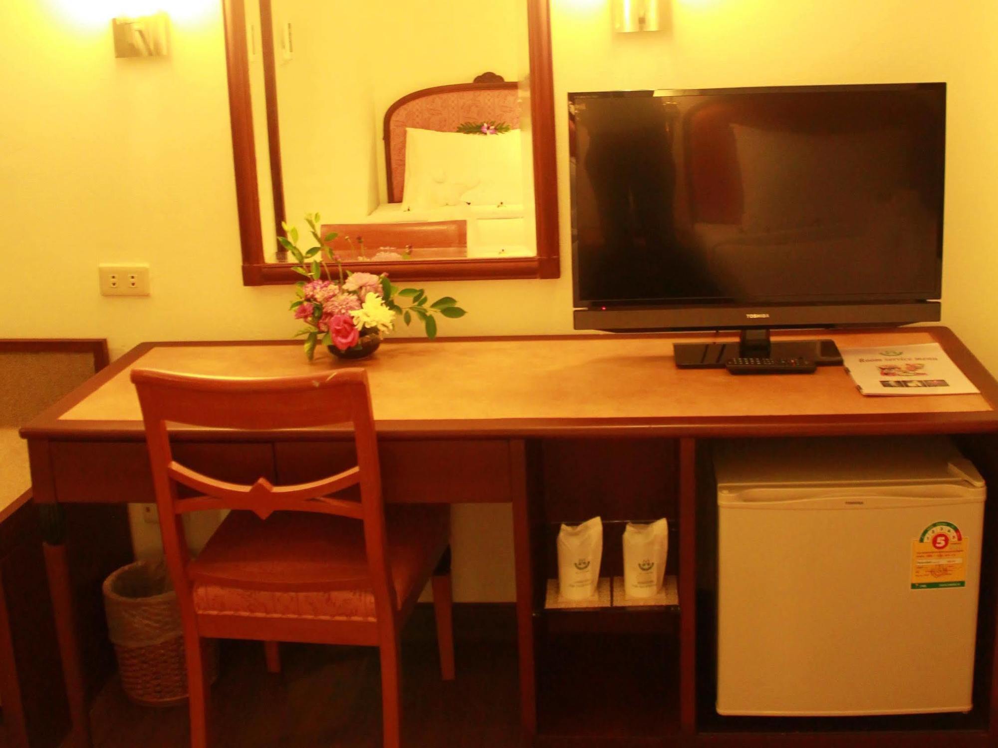 Mayflower Grande Hotel Фитсанулок Екстериор снимка